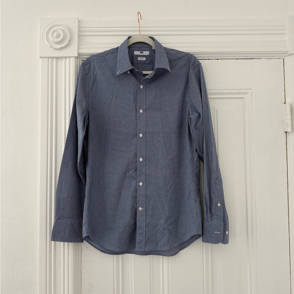 🦊 Uniqlo Blue Casual Button Down Shirt